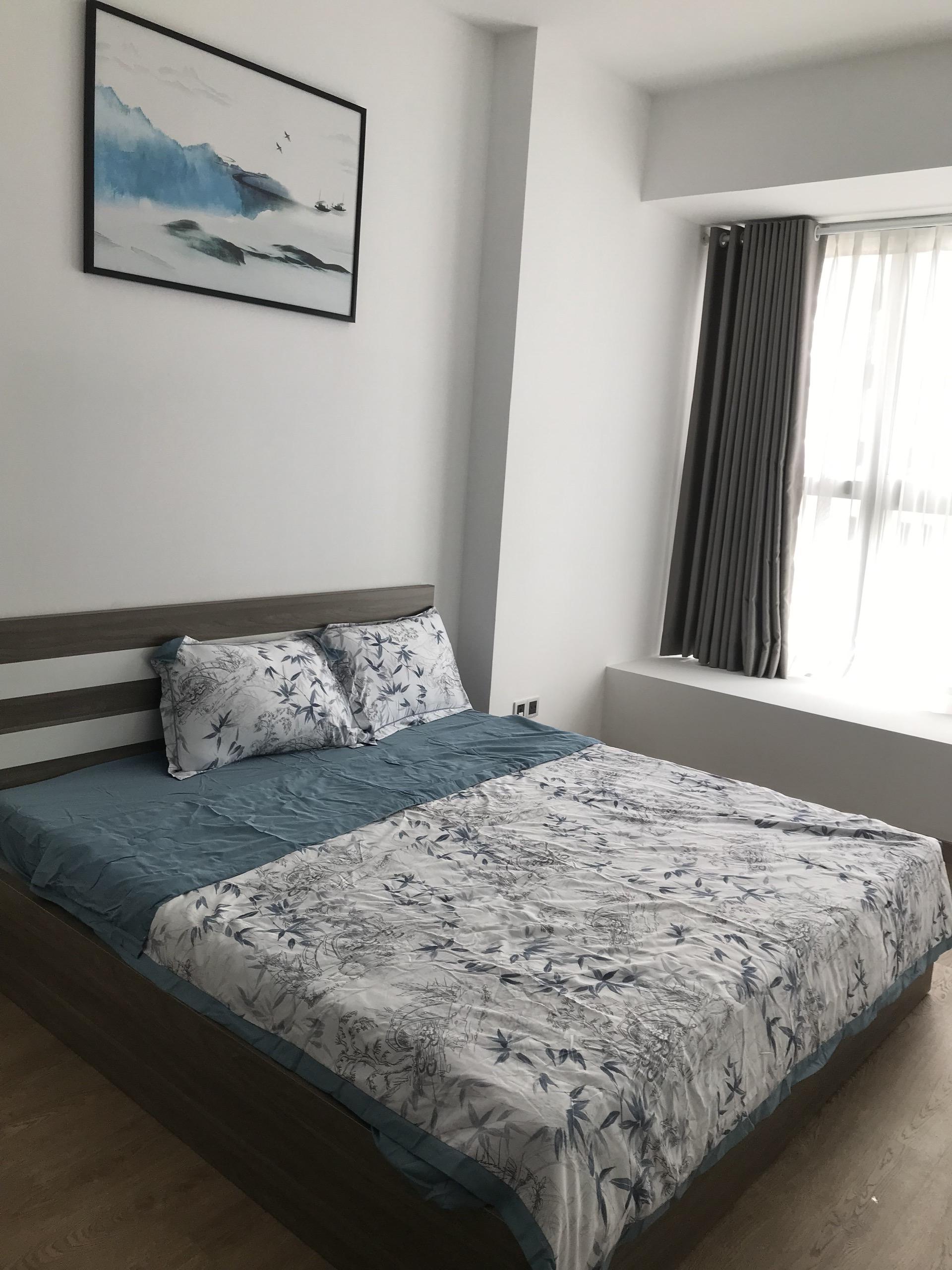 Cần cho thuê căn hộ dịch vụ Midtown The Signature Phú Mỹ Hưng. Diện tích: 80m, 2 phòng ngủ, nội thất đầy đủ cao cấp, giá chỉ 2,3 triệu/ ngày. Quý khách xem phòng liên hệ: hotline Ngọc Thư - 3807