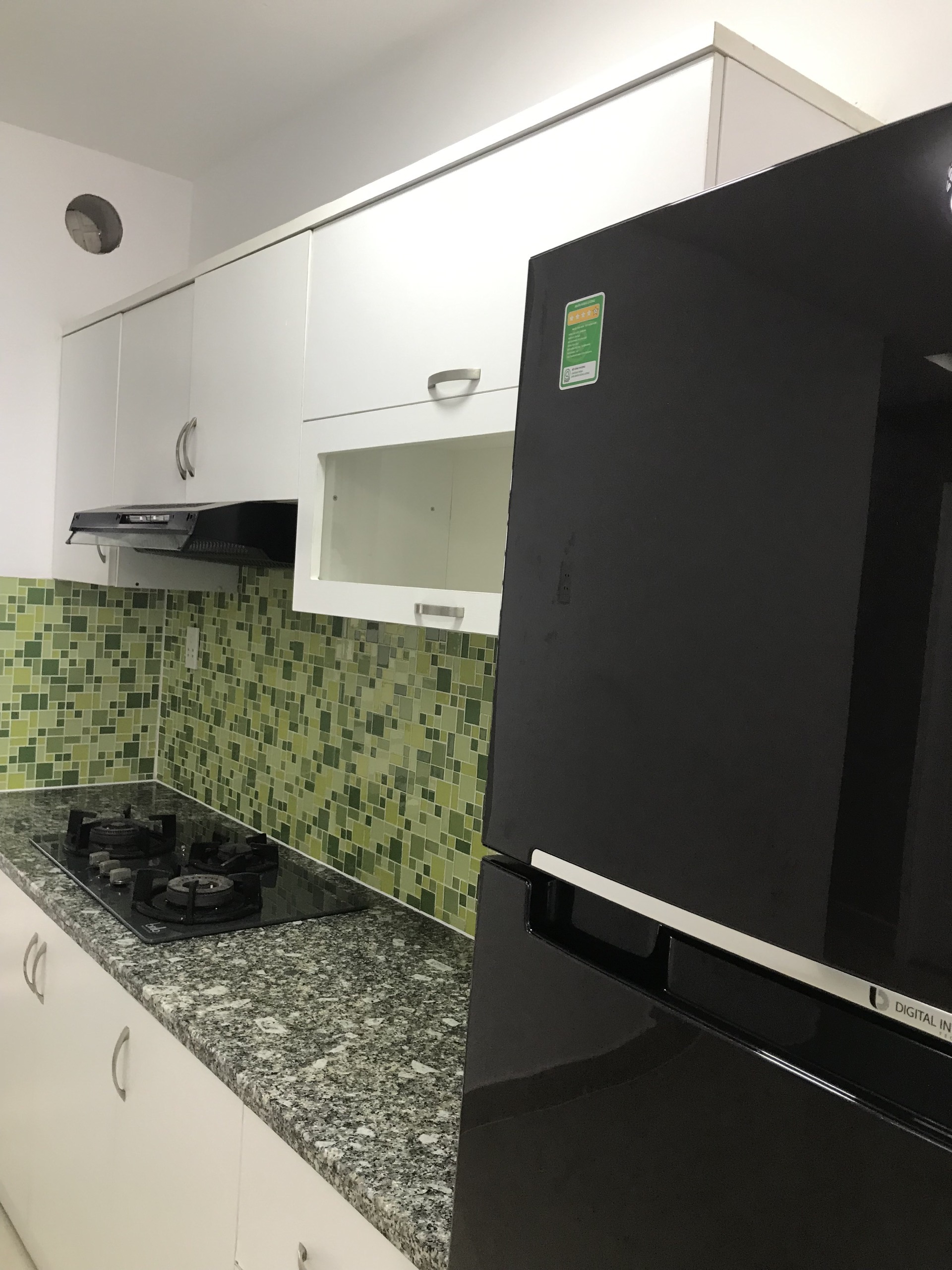 Cần cho thuê căn hộ dịch vụ The Star Hill Phú Mỹ Hưng, gần trung tâm triển lãm SECC. Diện tích: 104m, 2 phòng ngủ, 2 WC. Nội thất cao cấp, phòng rộng. Giá chỉ: 1,7 triệu/ ngày. Anh chị xem phòng liên hệ: hotline Ngọc Thư - 3814