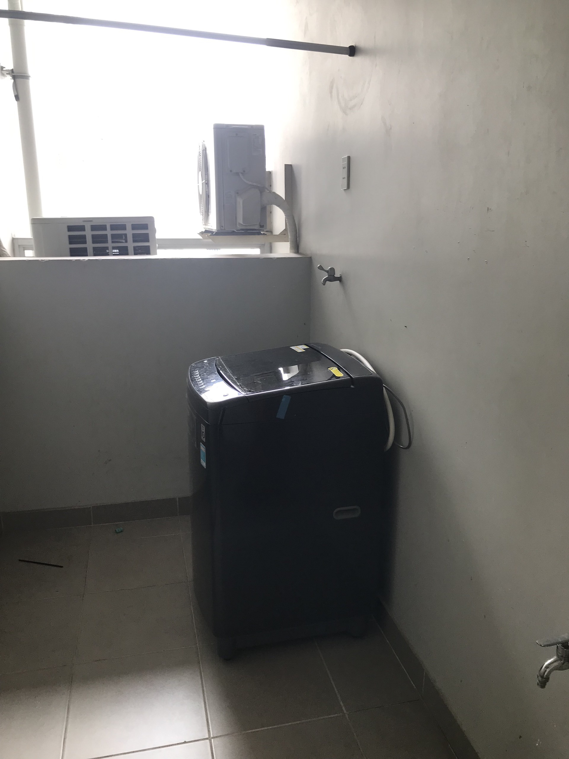 Cần cho thuê căn hộ dịch vụ The Star Hill Phú Mỹ Hưng, gần trung tâm triển lãm SECC. Diện tích: 104m, 2 phòng ngủ, 2 WC. Nội thất cao cấp, phòng rộng. Giá chỉ: 1,7 triệu/ ngày. Anh chị xem phòng liên hệ: hotline Ngọc Thư - 3818