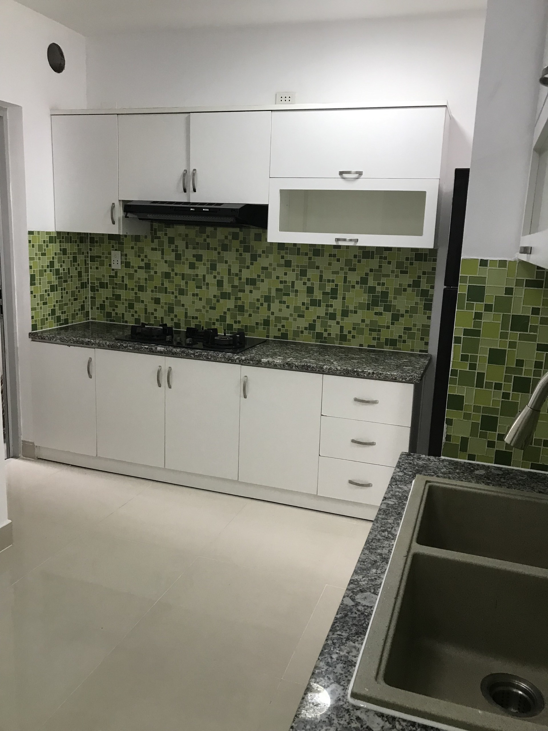 Cần cho thuê căn hộ dịch vụ The Star Hill Phú Mỹ Hưng, gần trung tâm triển lãm SECC. Diện tích: 104m, 2 phòng ngủ, 2 WC. Nội thất cao cấp, phòng rộng. Giá chỉ: 1,7 triệu/ ngày. Anh chị xem phòng liên hệ: hotline Ngọc Thư - 3813