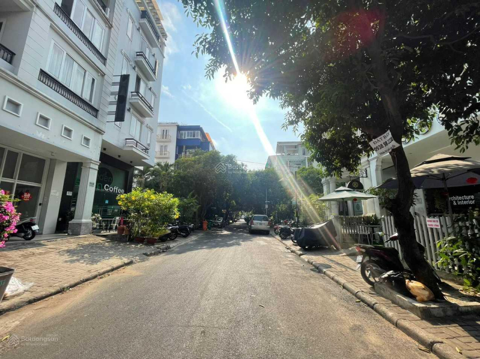 Bán nhanh lô đất khu Hưng Phước 1 - PMH, Q.7, DT 6*18.5m giá rẻ nhất thị trường chỉ: 21.5 tỷ. LH: hotline