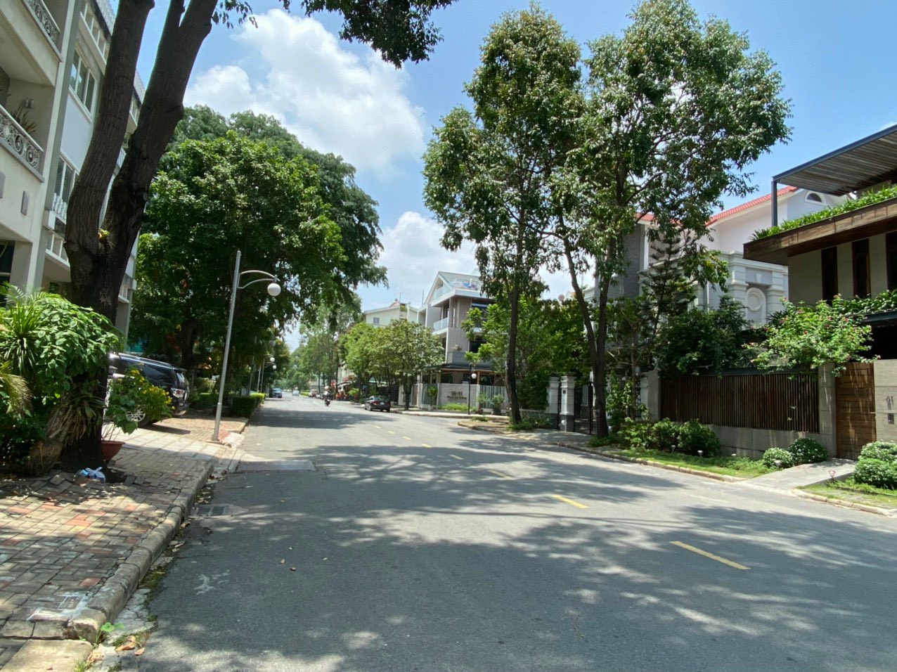 Cho thuê nhà phố Phạm Thái Bường, Phú Mỹ Hưng, Q.7, 7x18m, 1T3L, tiện kinh doanh mọi nghành nghề, giá 51tr. LH: hotline