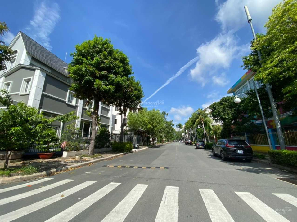 Cho thuê nhà phố Hà Huy Tập, Phú Mỹ Hưng, Q.7, 7x18m, 1T2L, tiện kinh doanh mọi nghành nghề, giá 51tr. LH: hotline