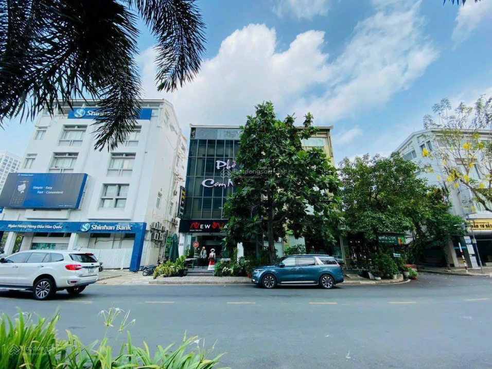 Cho thuê hoặc bán nhanh căn góc MT đường Nguyễn Cao & đường nội bộ bên hông - Phú Mỹ Hưng, Quận 7, giá thuê 93tr/1 tháng, giá bán chỉ 60 tỷ. LH: hotline