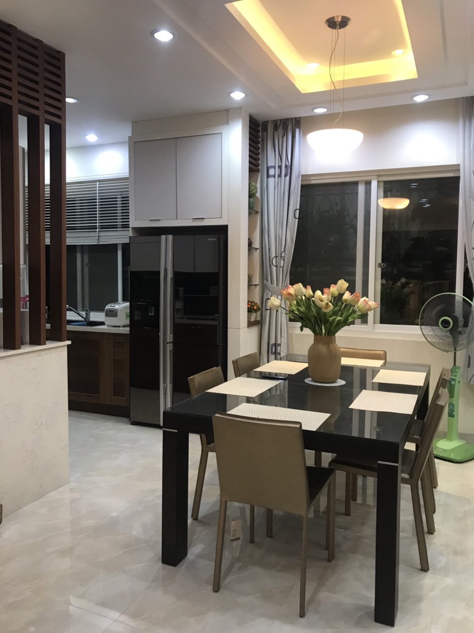Cho thuê biệt thự Mỹ Phú liền kề, Nhà đẹp. Hướng Đông Bắc. Full nội thất. Khu yên tĩnh. Xem nhà vui lòng liên hệ: hotline Em Thành Luân - 4081