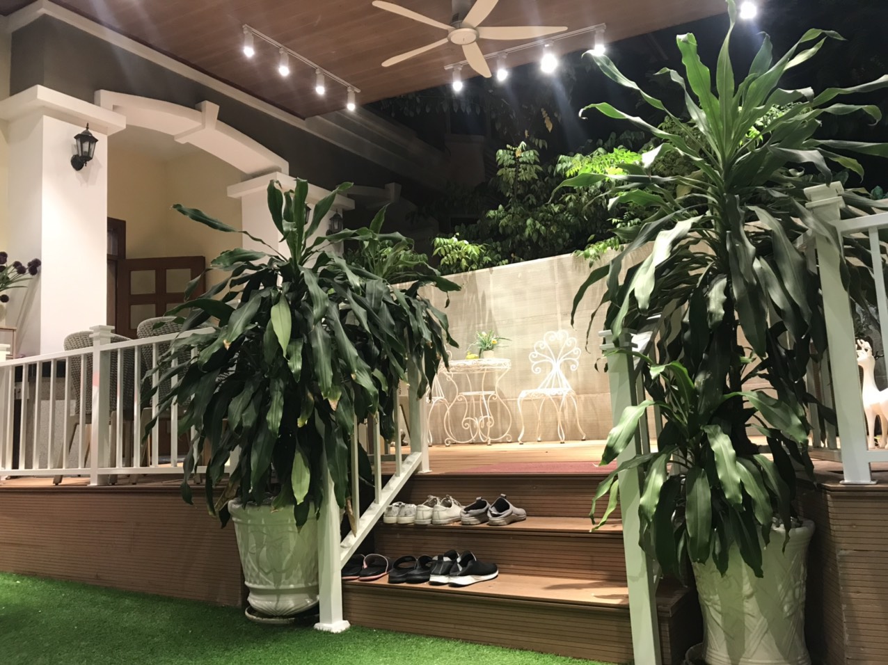 Cho thuê biệt thự Mỹ Phú liền kề, Nhà đẹp. Hướng Đông Bắc. Full nội thất. Khu yên tĩnh. Xem nhà vui lòng liên hệ: hotline Em Thành Luân