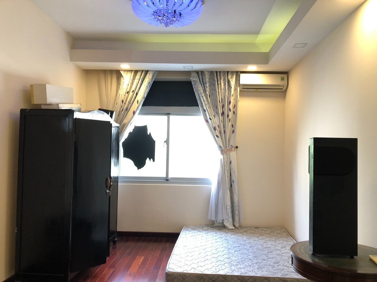 Cho thuê biệt thự Đơn Lập Nam Viên cạnh Midtown Sakura. Yên tĩnh, an toàn phù hợp ở gia đình. Liên hệ: hotline Em Thành Luân - 4095