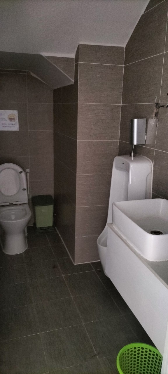 Phú Mỹ Hưng ,Cho thuê nhà phố Hưng Gia 4, đường Phan Khiêm Ích,DT:111m2( 6x185), 1 trệt,lững ,2 lầu, áp mái,nội thất cơ bản. Giá 3.200$/ tháng. Vui lòng liên hệ: hotline /Zalo - 4223