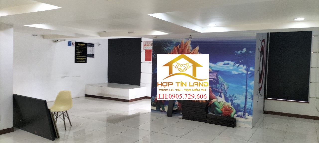 Phú Mỹ Hưng ,Cho thuê mặt bằng trệt Hưng Gia 3, DT:333m2( 18x18,5),nội thất cơ bản. Giá 2.500$/ tháng. Vui lòng liên hệ:Hoàng Cường  hotline /Zalo - 4228