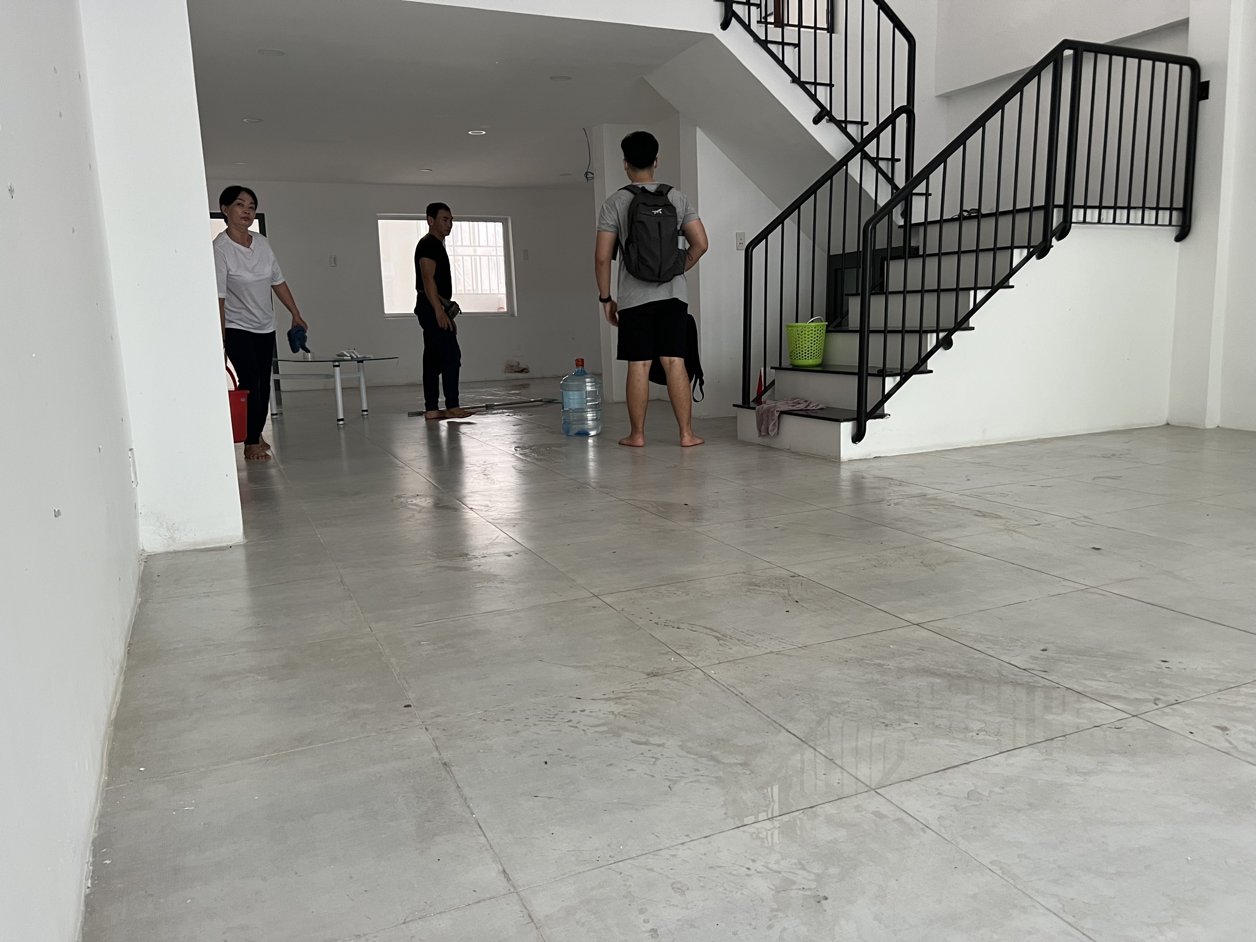 Cho thuê nhà phố nội khu Hưng Phước 4, Phú Mỹ Hưng. Cạnh khu Sky Garden sầm uất. Nhà trống dễ setup. Liên hệ: hotline Em Thành Luân - 4243