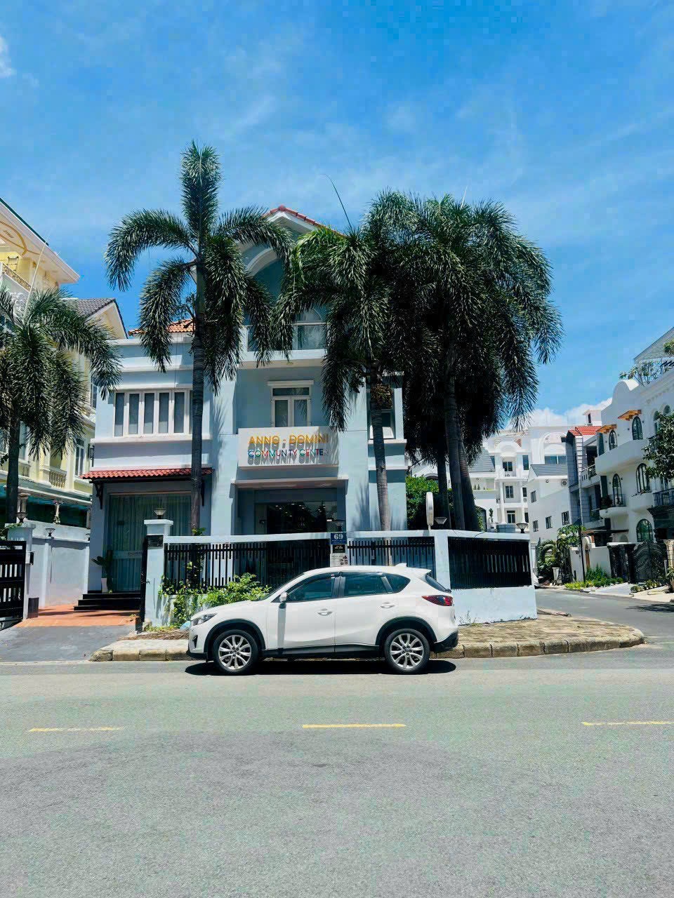 BIỆT THỰ ĐƠN LẬP GÓC 2 MẶT TIỀN PHẠM THÁI BƯỜNG , PHÚ MỸ HƯNG , QUẬN 7. VUI LÒNG LIÊN HỆ: hotline EM THÀNH LUÂN