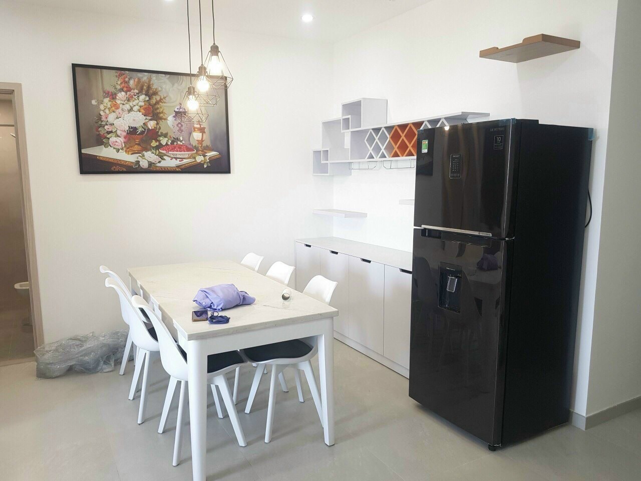 Cho thuê căn hộ Hưng Phúc Premier- Phú Mỹ Hưng. Diện tích: 94m, 3 phòng ngủ, 2 wc. View biệt thự không bị ồn. Giá chỉ: 23 triệu/ tháng. Anh chị xem nhà liên hệ: hotline Ngọc Thư - 4297