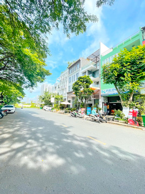 Cho thuê mặt bằng đường Phạm Thái Bường, PMH, Q.7, tiện làm cafe, quán ăn, giá chỉ 20tr. LH: hotline
