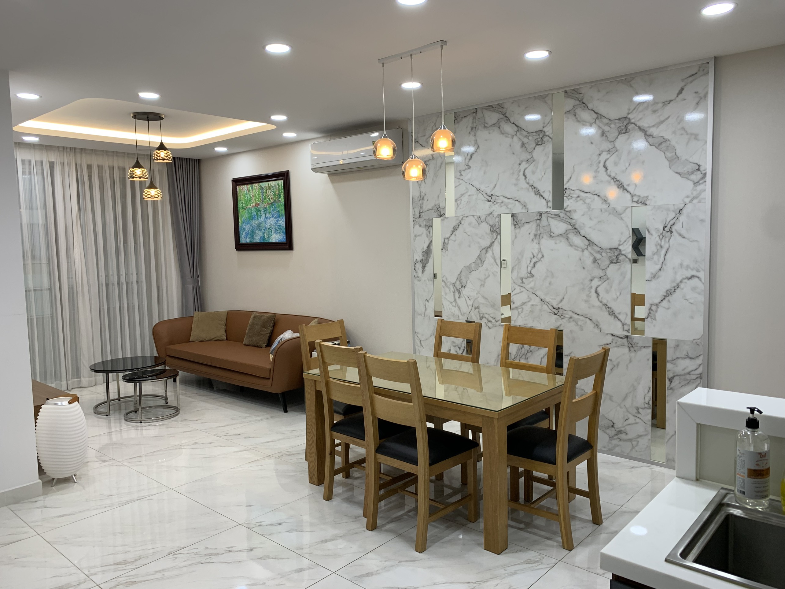 Cần cho thuê căn hộ cao cấp Midtown The Symphony phú mỹ hưng, quận 7. Diện tích: 91m, 2 phòng ngủ, nội thất đầy đủ, giá chỉ: 23 tr/ tháng. Anh chị có khách xem nhà liên hệ: hotline Ngọc Thư