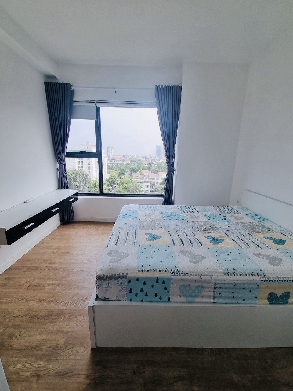 Cho thuê căn hộ Hưng Phúc Premier - Phú Mỹ Hưng. Diện tích 83m , căn góc , 2 phòng ngủ, 2 wc. View biệt thự không bị ồn, có ô đậu xe riêng. Giá chỉ: 21 triệu/ tháng. Anh chị xem nhà liên hệ: hotline Ngọc Thư ( zalo, viber) - 4560