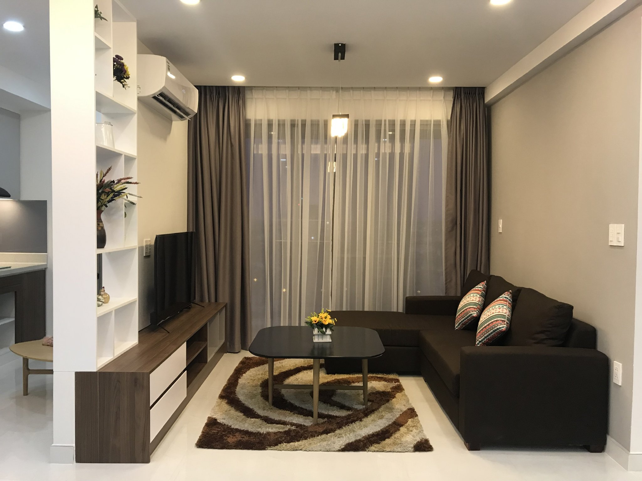 Cho thuê căn hộ Hưng Phúc Residence Phú Mỹ Hưng. Diện tích: 82m, 2 phòng ngủ, nội thất đầy đủ, lầu cao. Giá chỉ: 19 triệu/ tháng. Quý khách xem nhà liên hệ: hotline Ngọc Thư ( zalo, viber)