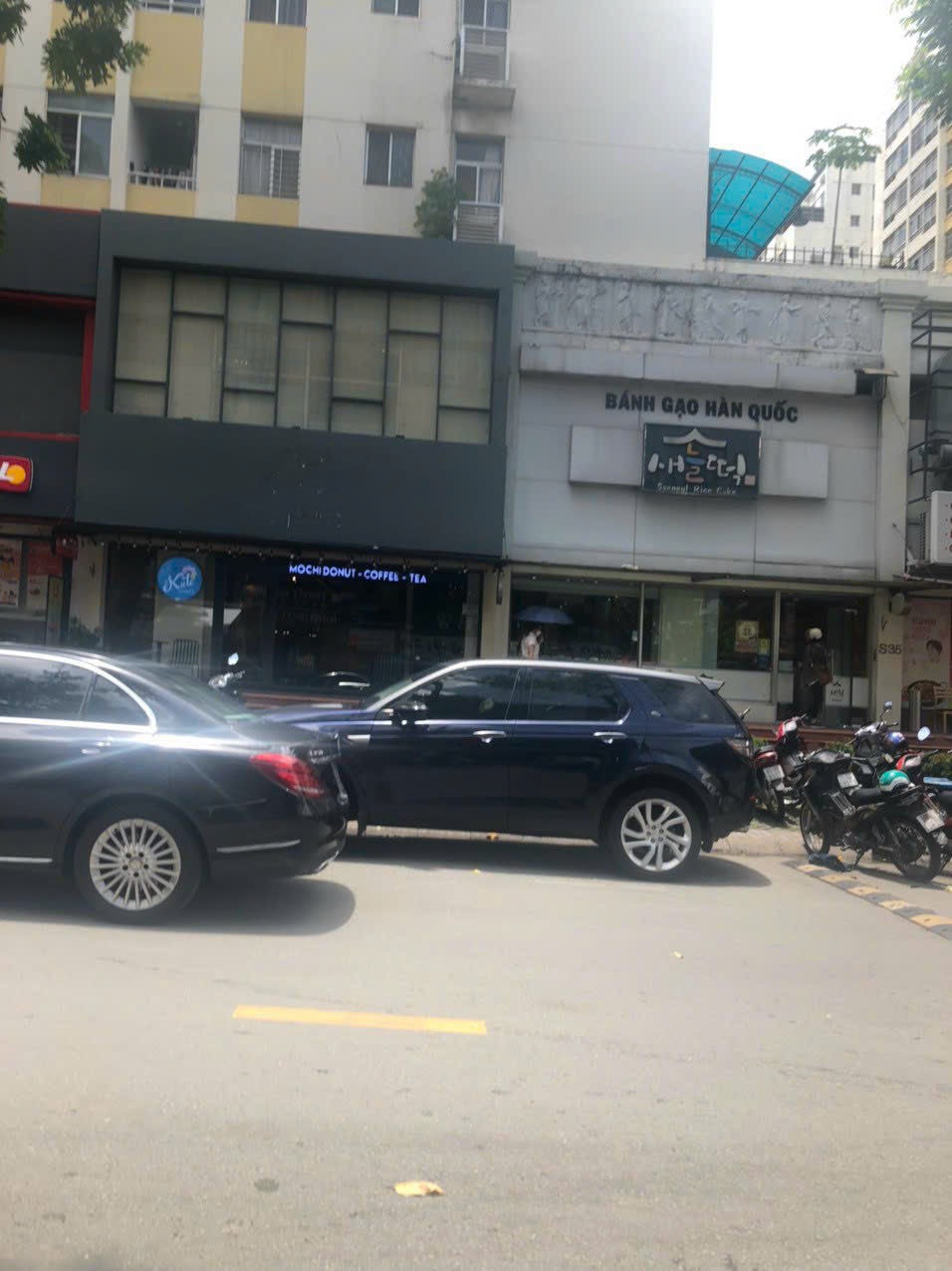 Hàng Hiếm. Cho thuê Shop Sky Garden mặt tiền đường Phạm Văn Nghị (sky garden 1). Khu phố sầm uất bậc nhất PMH. Nổi tiếng với các thương hiệu Starbuck, Highland, Phúc Long.... Liên Hệ: hotline Em Thành Luân