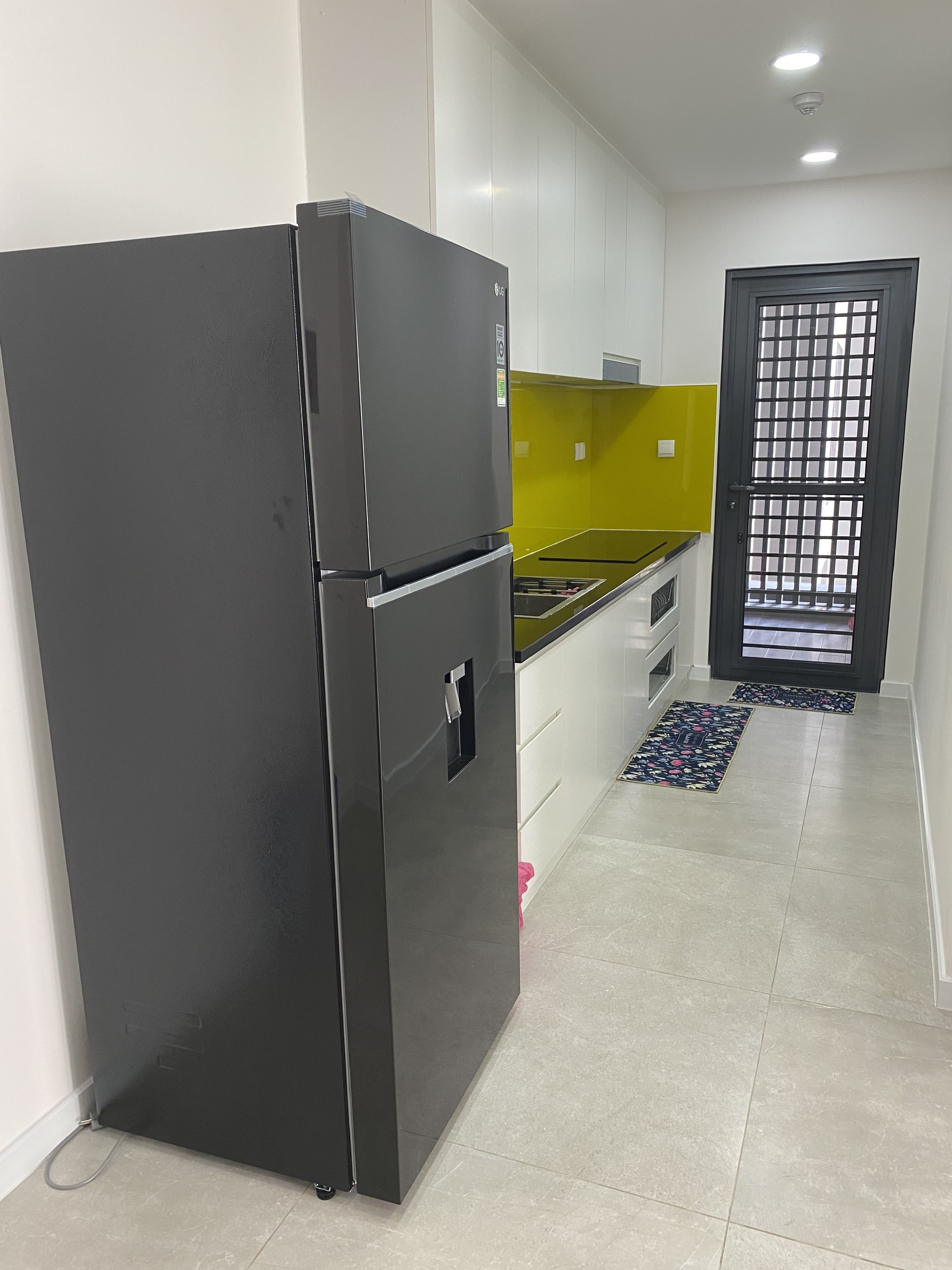 Cần cho thuê căn hộ cao cấp Antonia - Phú Mỹ Hưng. Diện tích: 80m, nội thất đầy đủ, 2 phòng ngủ, nhà mới thiết kế chưa ai ở, Giá chỉ: 26 triệu/ tháng . Khách xem nhà liên hệ: hotline Ngọc Thư ( zalo, viber) - 4809