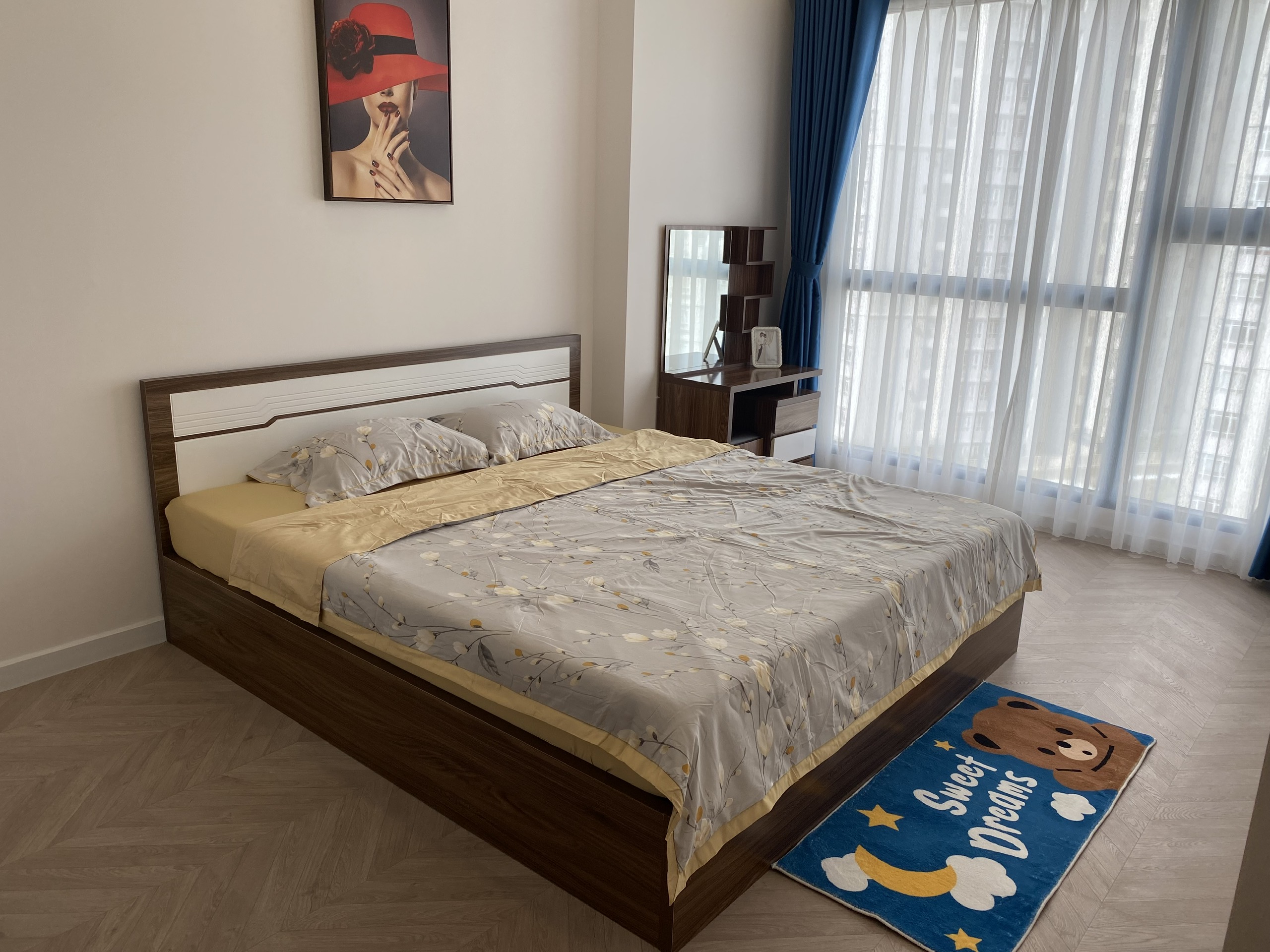 Cần cho thuê căn hộ cao cấp Antonia - Phú Mỹ Hưng. Diện tích: 80m, nội thất đầy đủ, 2 phòng ngủ, nhà mới thiết kế chưa ai ở, Giá chỉ: 26 triệu/ tháng . Khách xem nhà liên hệ: hotline Ngọc Thư ( zalo, viber) - 4811