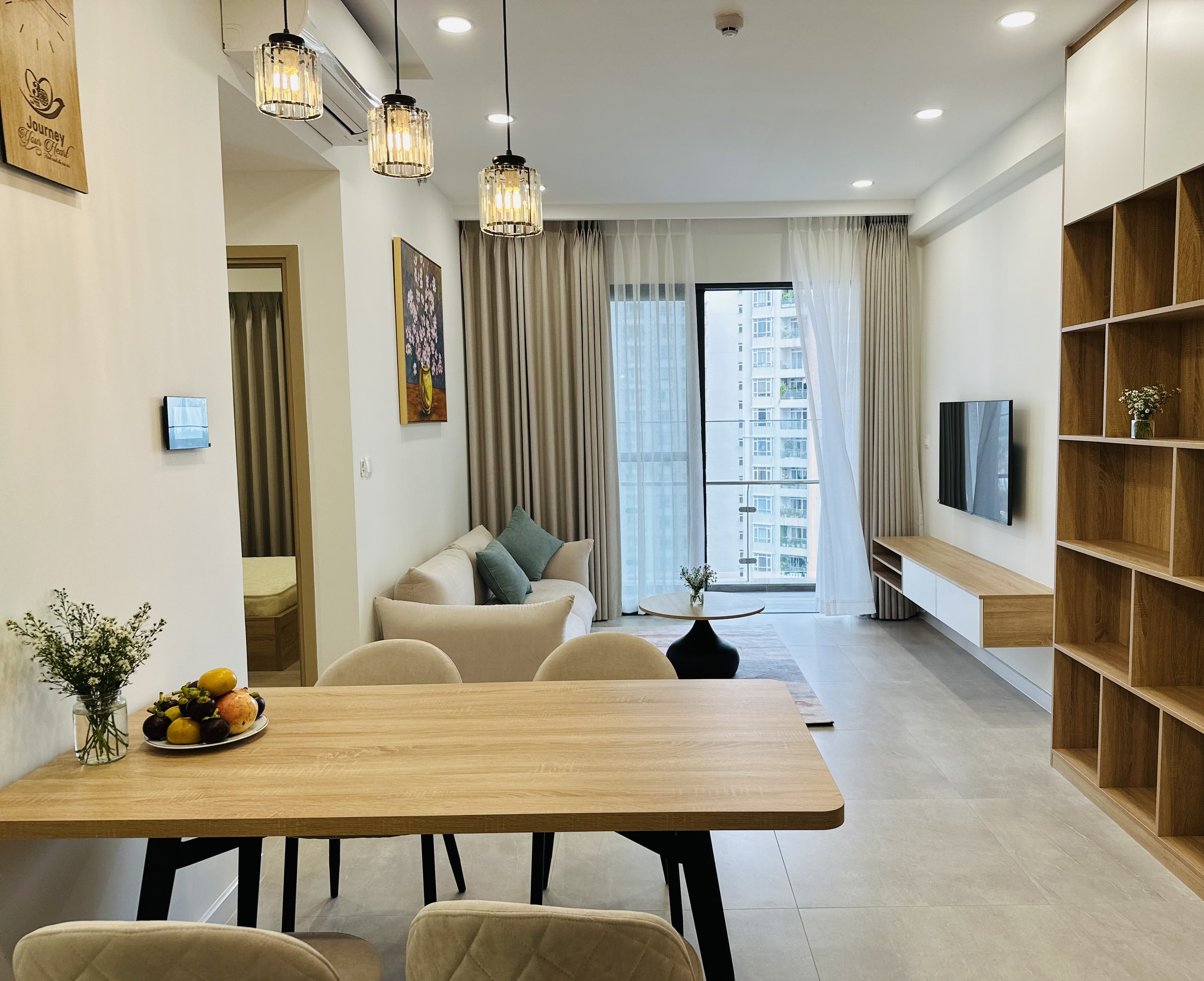 Cần cho thuê căn hộ cao cấp Antonia - Phú Mỹ Hưng. Diện tích: 81,58m, nội thất đầy đủ, 2 phòng ngủ, nhà mới thiết kế chưa ai ở, Giá chỉ: 25 triệu/ tháng . Khách xem nhà liên hệ: hotline Ngọc Thư ( zalo, viber) - 4815