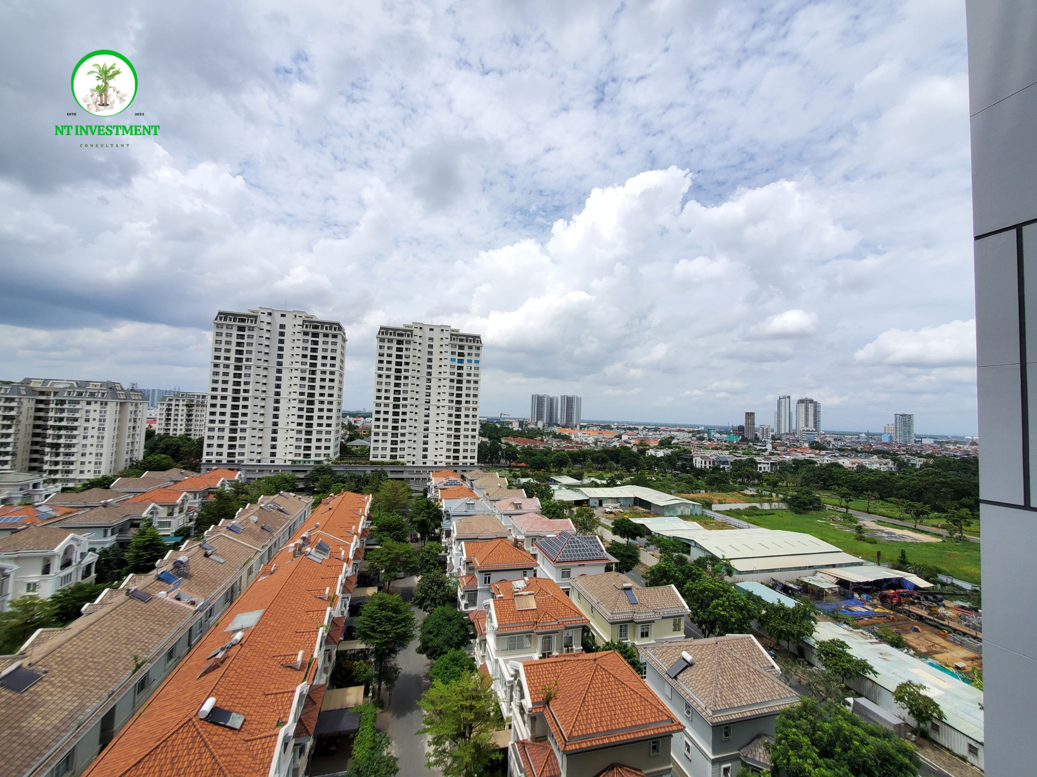 Cần tiền bán nhanh căn hộ cao cấp The Antonia- Phú Mỹ Hưng. Diện tích: 89m, nội thất cơ bản của chủ đầu tư, view biệt thự, sông sài gòn . Giá chỉ: 7,5 tỷ bao gồm ô đậu xe tầng hầm. Anh chị xem nhà liên hệ: hotline Ngọc Thư - 4867