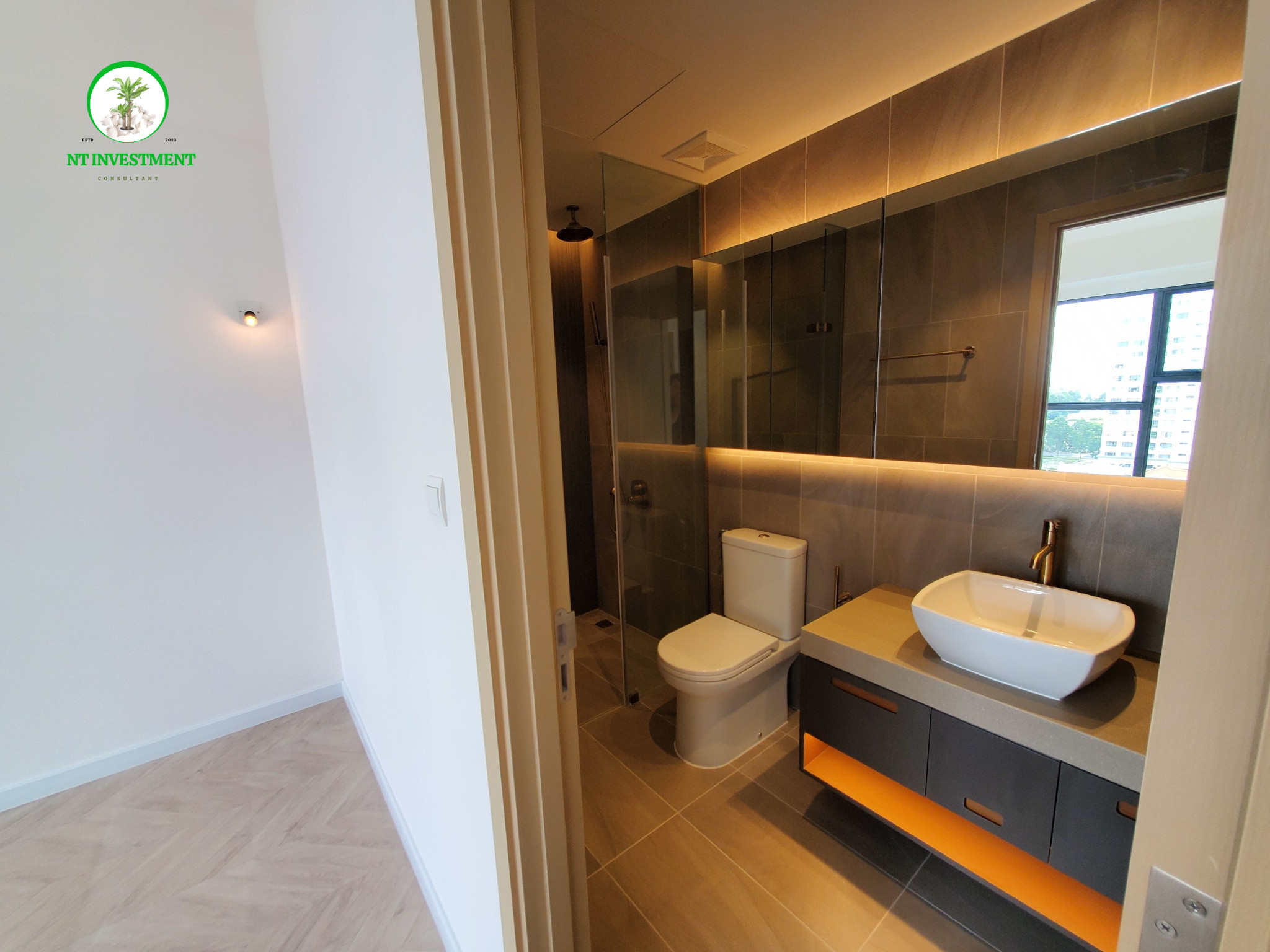 Cần tiền bán nhanh căn hộ cao cấp The Antonia- Phú Mỹ Hưng. Diện tích: 89m, nội thất cơ bản của chủ đầu tư, view biệt thự, sông sài gòn . Giá chỉ: 7,5 tỷ bao gồm ô đậu xe tầng hầm. Anh chị xem nhà liên hệ: hotline Ngọc Thư - 4869