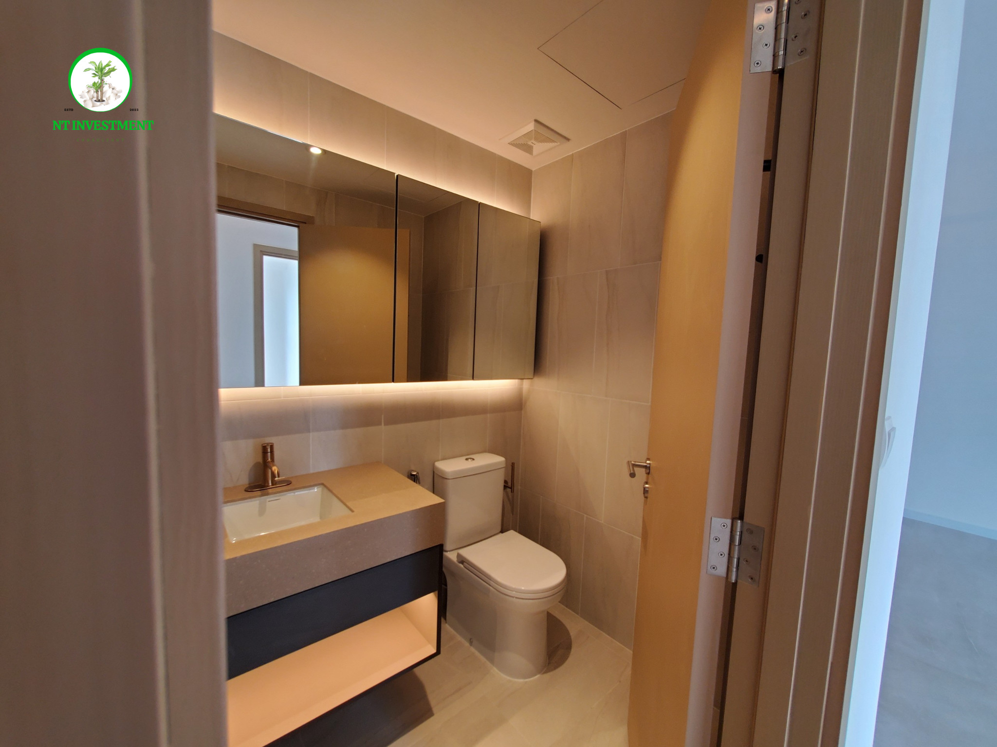 Cần tiền bán nhanh căn hộ cao cấp The Antonia- Phú Mỹ Hưng. Diện tích: 89m, nội thất cơ bản của chủ đầu tư, view biệt thự, sông sài gòn . Giá chỉ: 7,5 tỷ bao gồm ô đậu xe tầng hầm. Anh chị xem nhà liên hệ: hotline Ngọc Thư - 4868
