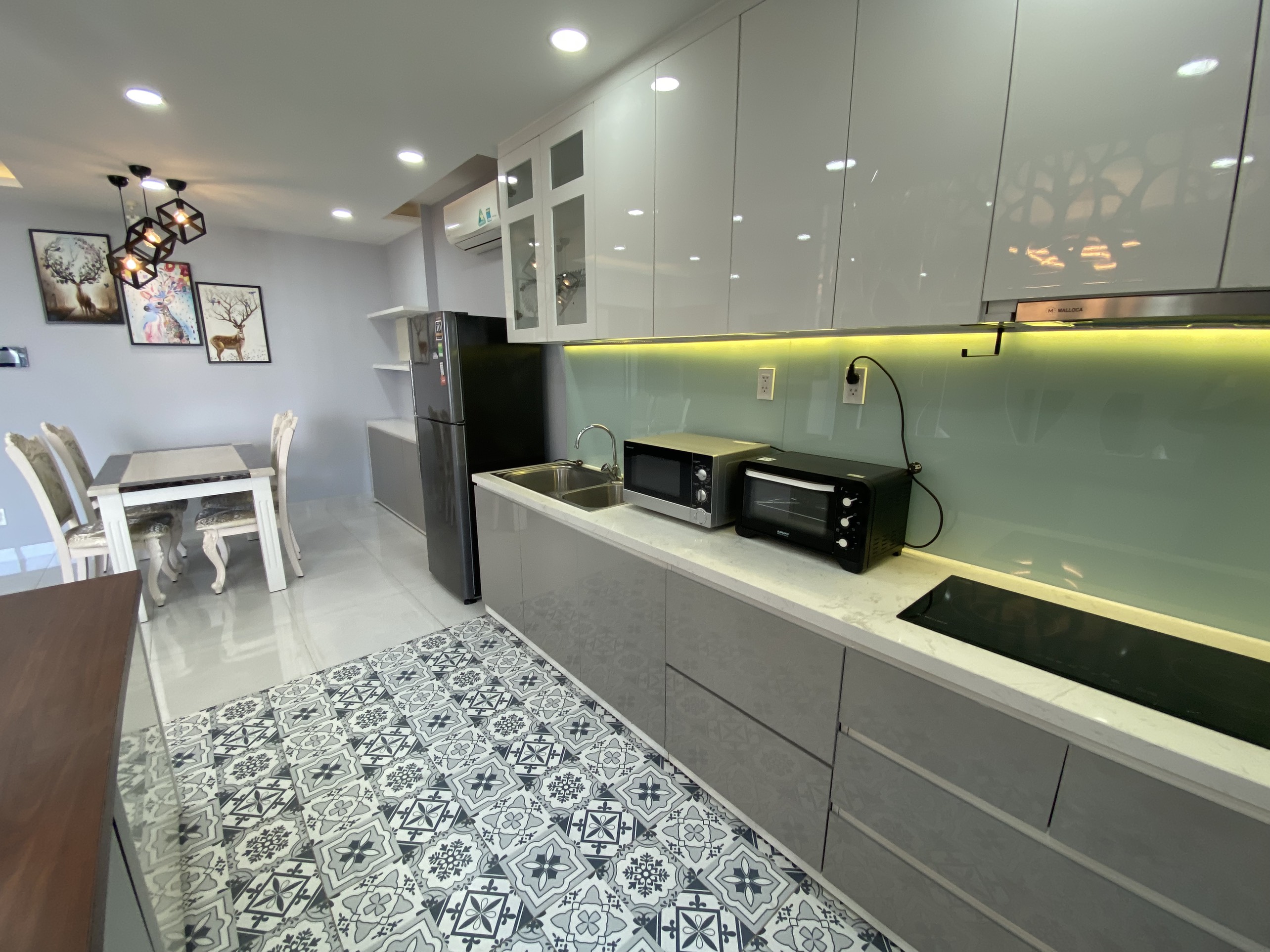 Cho thuê căn hộ Hưng Phúc Residence Phú Mỹ Hưng. Diện tích: 81,78 m, 2 phòng ngủ, nội thất đầy đủ, lầu cao. Giá chỉ: 17 triệu/ tháng. Quý khách xem nhà liên hệ: hotline Ngọc Thư ( zalo, viber) - 4895