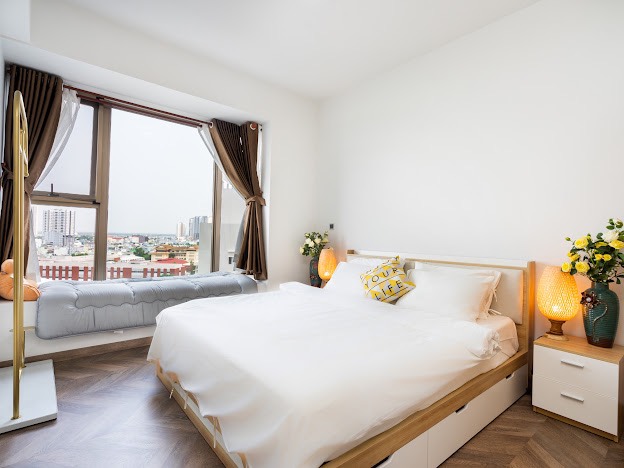 Cho thuê căn hộ dịch vụ Midtown The Peak. Diện tích: 80m, 2 phòng ngủ, 2wc. Nội thất đầy đủ, cao cấp. Giá chỉ từ 2tr/ ngày. Anh chị cần thuê liên hệ: hotline Ngọc Thư - 4945