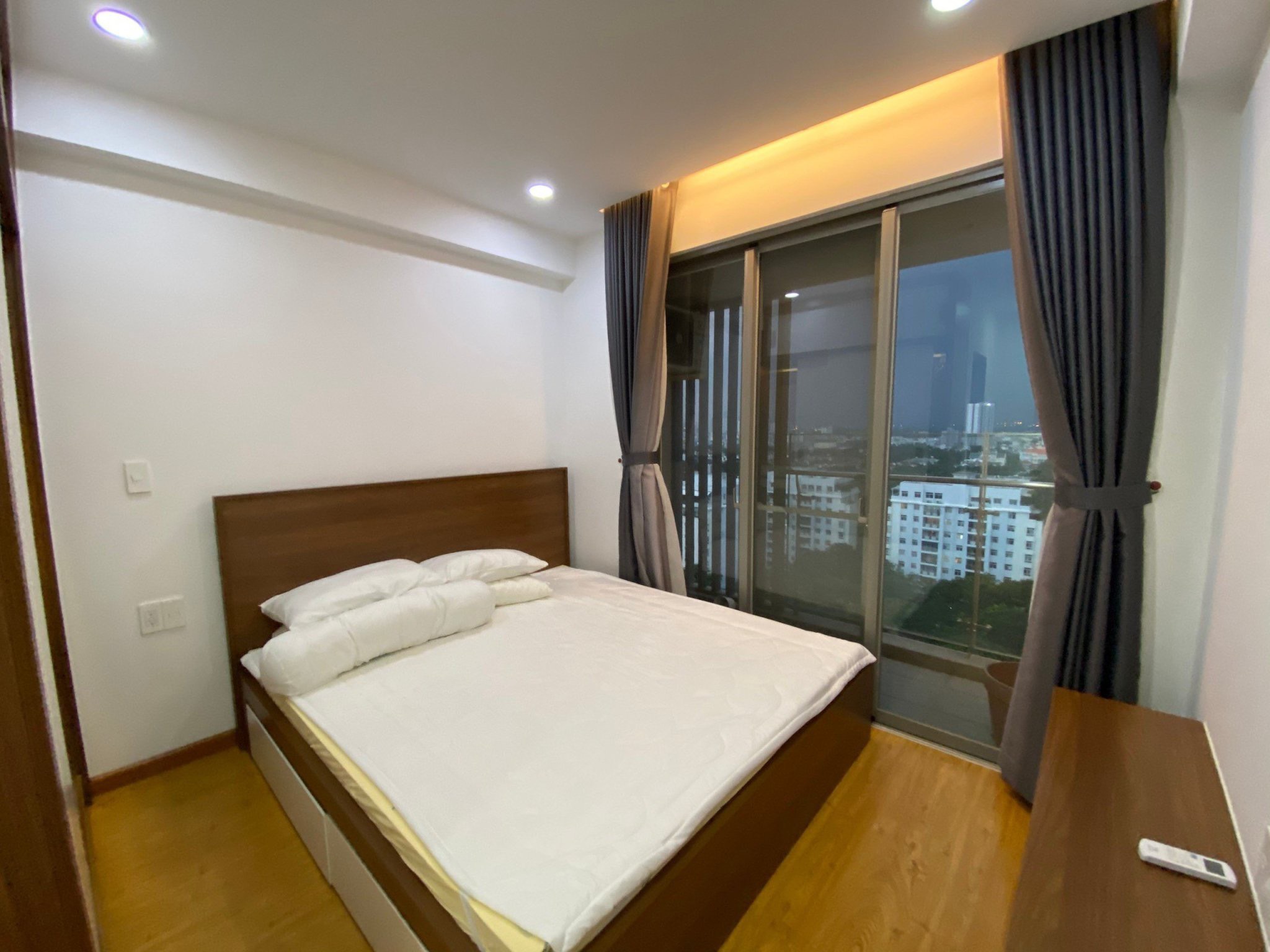 Cho thuê căn hộ Hưng Phúc Residence Phú Mỹ Hưng. Diện tích: 78 m, 2 phòng ngủ, nội thất đầy đủ, lầu cao. Giá chỉ: 17 triệu/ tháng. Quý khách xem nhà liên hệ: hotline Ngọc Thư ( zalo, viber) - 5100