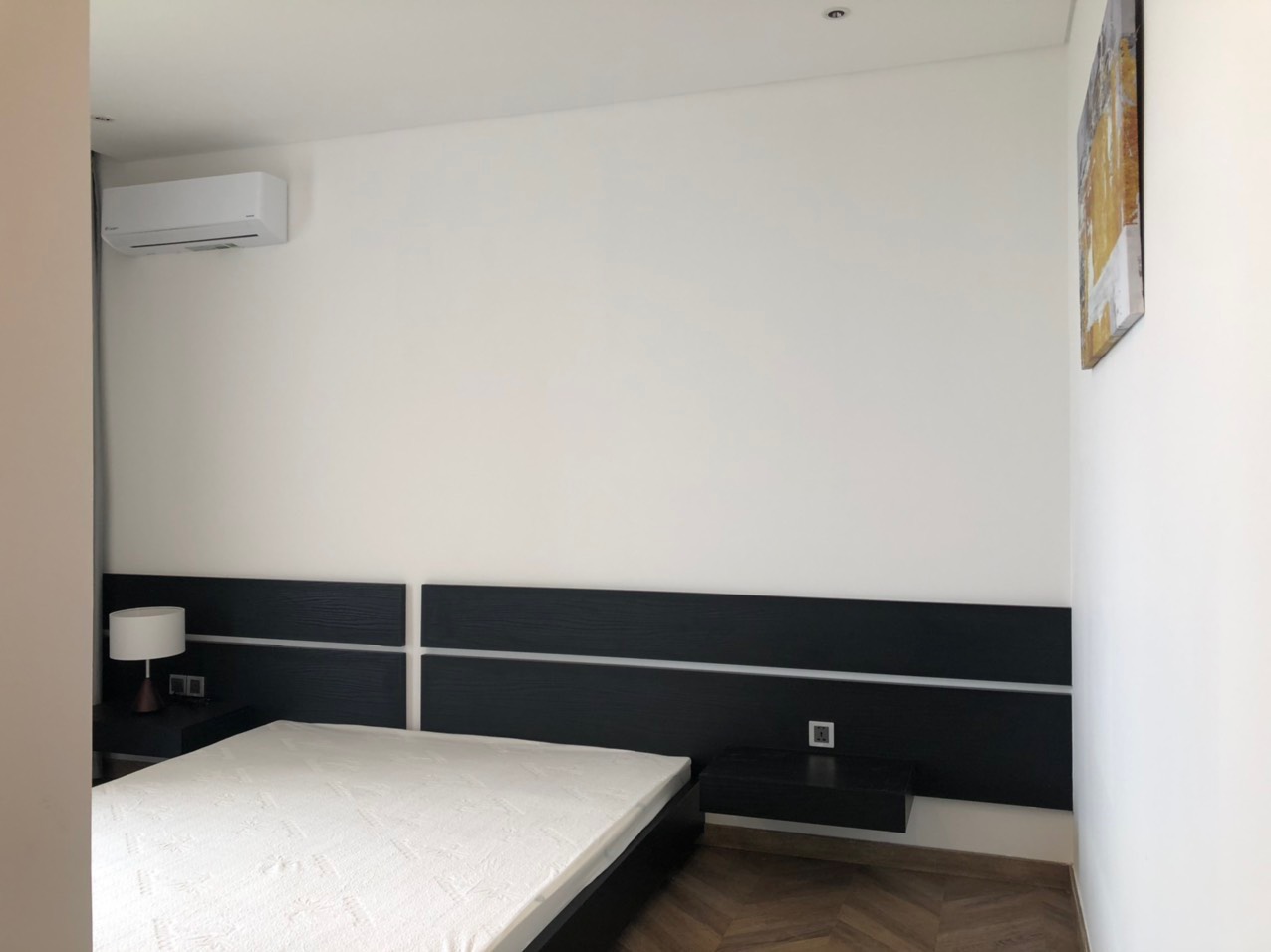 Cần cho thuê căn hộ cao cấp Midtown The Peak. Diện tích: 124m, 3 phòng ngủ, 2wc , nội thất đầy đủ, giá chỉ: 48 tr/ tháng có ô xe đậu miễn phí ở hầm . Anh chị có khách xem nhà liên hệ: hotline Ngọc Thư ( zalo, viber ) - 5231