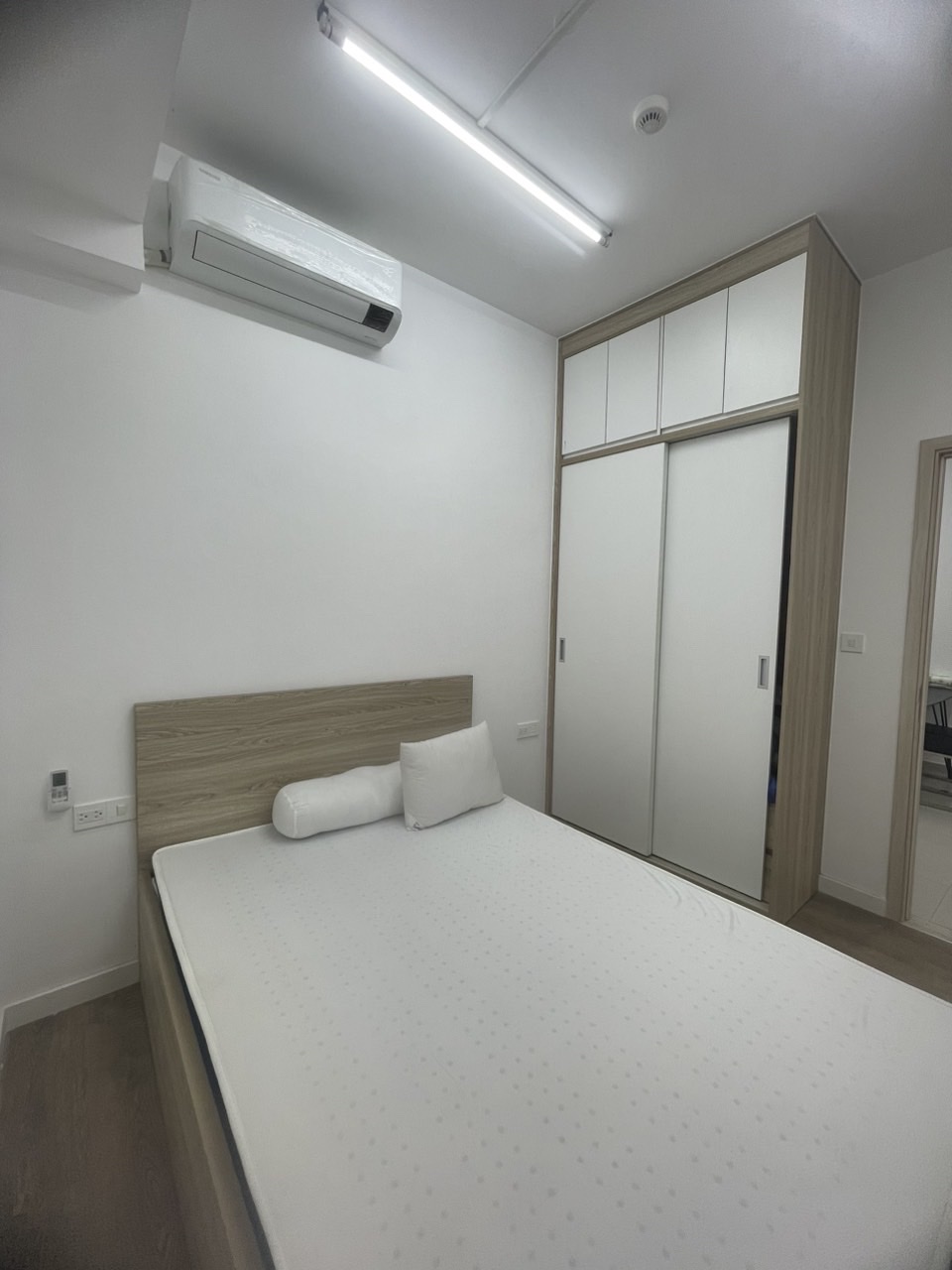 Cho thuê căn hộ Hưng Phúc Premier Phú Mỹ Hưng. Diện tích: 69m, nội thất đầy đủ. Giá chỉ 17 triệu/ tháng. Quý khách xem nhà liên hệ: hotline Ngọc Thư - 5399