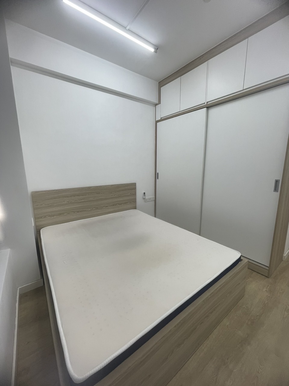 Cho thuê căn hộ Hưng Phúc Premier Phú Mỹ Hưng. Diện tích: 69m, nội thất đầy đủ. Giá chỉ 17 triệu/ tháng. Quý khách xem nhà liên hệ: hotline Ngọc Thư - 5400
