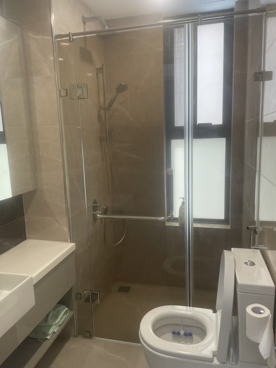 Cho thuê căn hộ Hưng Phúc Premier Phú Mỹ Hưng. Diện tích: 69m, nội thất đầy đủ. Giá chỉ 17 triệu/ tháng. Quý khách xem nhà liên hệ: hotline Ngọc Thư - 5403