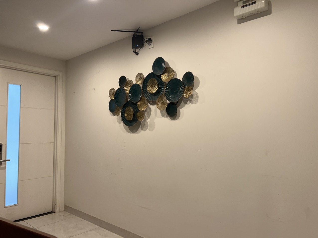 Cho thuê mặt bằng đường lớn Cao Triều Phát, khu Hưng Gia 3, Phú Mỹ Hưng, quận 7 gồm -Hầm + trệt+ lững +4 lầu,nội thất cơ bản. Giá 4.000$/ tháng. Vui lòng liên hệ: hotline /Zalo - 5426