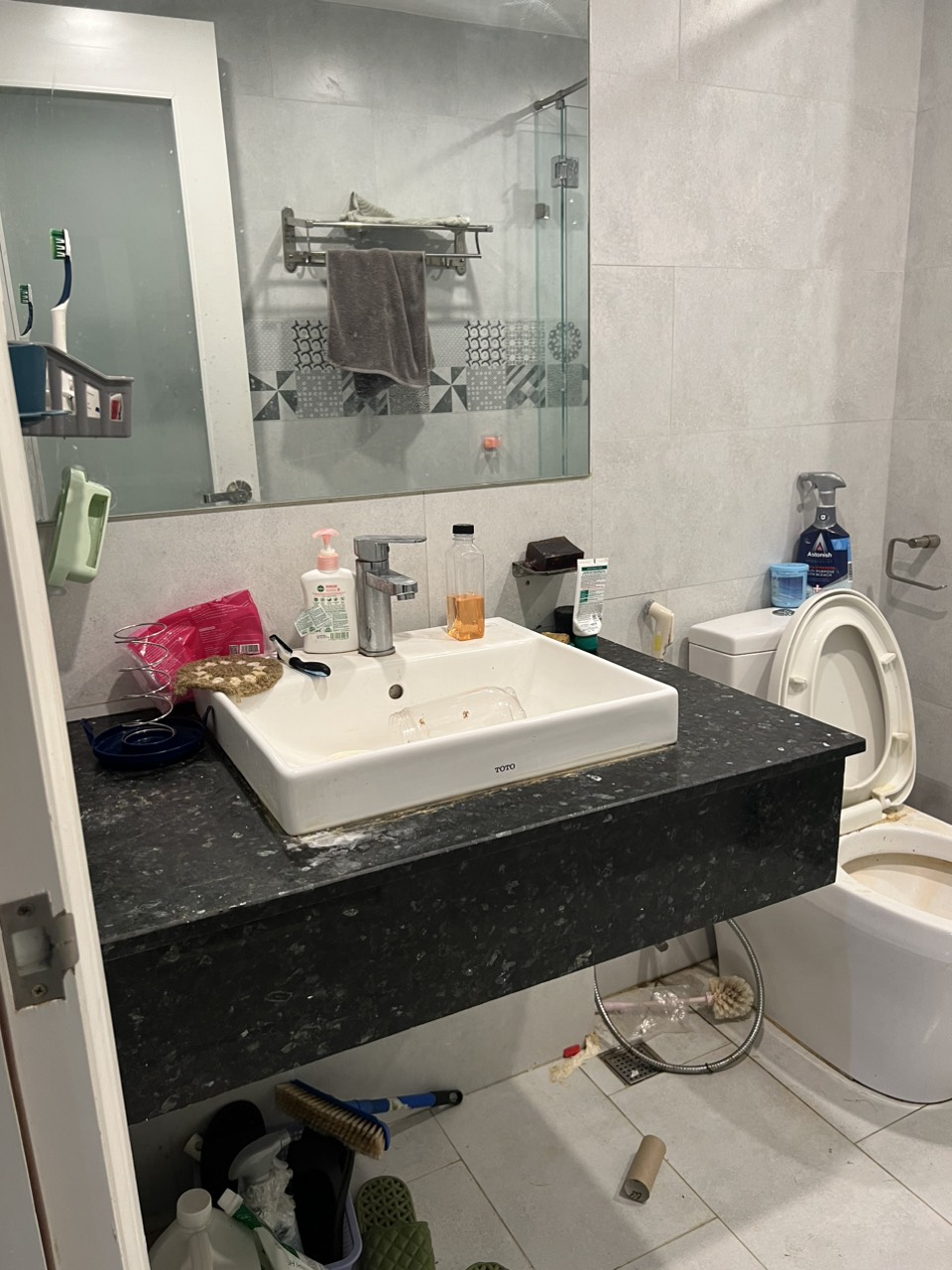 Cho thuê mặt bằng đường lớn Cao Triều Phát, khu Hưng Gia 3, Phú Mỹ Hưng, quận 7 gồm -Hầm + trệt+ lững +4 lầu,nội thất cơ bản. Giá 4.000$/ tháng. Vui lòng liên hệ: hotline /Zalo - 5428
