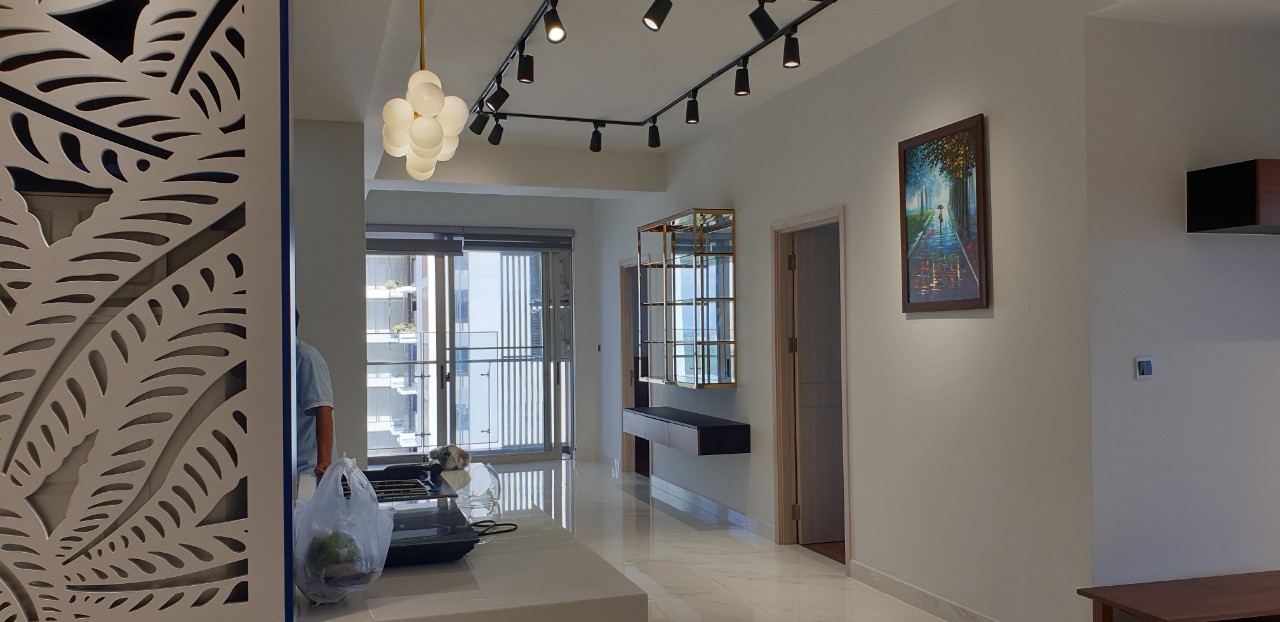 Cần bán căn hộ Mitdown Phú Mỹ Hưng , quận 7. Diện tích: 130m, 3 phòng ngủ, 2wc. view nhìn sông, hồ bơi . Gía chỉ có 10,5 tỷ ( thương lượng). Quý khách xem nhà liên hệ: hotline Ngọc Thư ( zalo, viber) - 5463