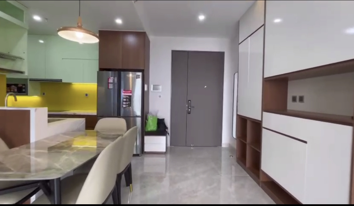 Cho thuê căn hộ cao cấp Midtown The Peak phú mỹ hưng quận 7. Diện tích: 80, 2 phòng ngủ, 2wc. Nhà đẹp, nội thất đầy đủ, giá chỉ có 26 triệu/ tháng. Xem nhà liên hệ: hotline Ngọc Thư ( zalo, viber ) - 5486