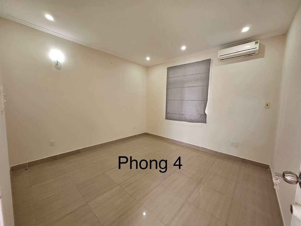 Cho thuê nhà phố vườn Nam Thiên- Phú Mỹ Hưng. Diện tích: 8x18m, trệt, 2 lầu, áp mái. Nội thất cơ bản, 4 phòng ngủ. Giá chỉ: 50 triệu/ tháng. Quý khách xem nhà liên hệ: hotline Ngọc Thư - 5638