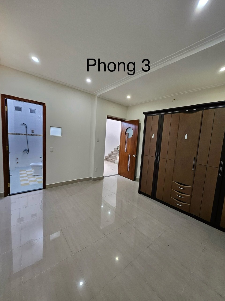 Cho thuê nhà phố vườn Nam Thiên- Phú Mỹ Hưng. Diện tích: 8x18m, trệt, 2 lầu, áp mái. Nội thất cơ bản, 4 phòng ngủ. Giá chỉ: 50 triệu/ tháng. Quý khách xem nhà liên hệ: hotline Ngọc Thư - 5637