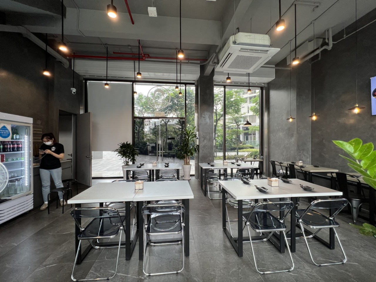 Bán shophouse midtown phú mỹ hưng, quận 7. Diện tích:125m, view sông, đường Tân Phú. Đang cho thuê dài hạn, bán giá góc chỉ 27 tỷ. Qúy khách xem shop vui lòng liên hệ: hotline Ngọc Thư ( zalo, viber) - 5651