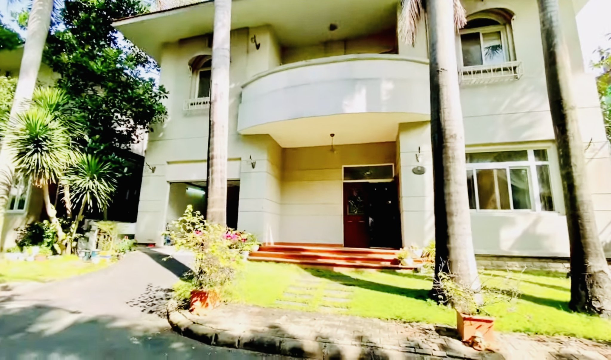 Cần Bán căn biệt thự đơn lập Phú Gia, PMH, Q.7, DT 317m2, giá chỉ 85 tỷ. LH: hotline giá rẻ nhất khu vực