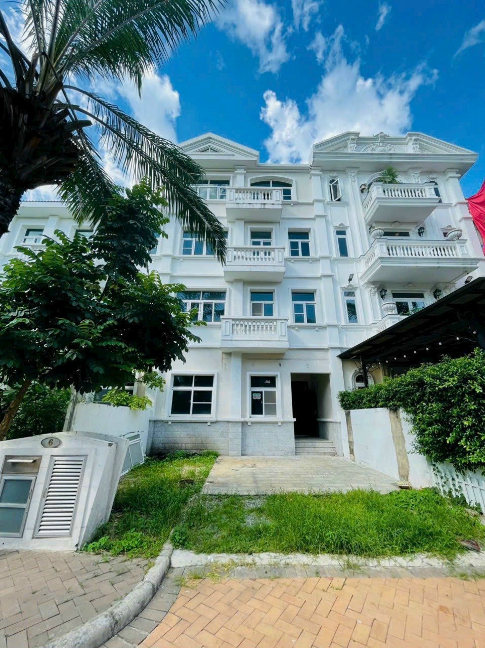 Bán Nhà Khu Chateau Giá 85 Tỷ Còn Thương Lượng.Không còn căn nào rẻ hơn, xem nhà liên hệ em Luân hotline