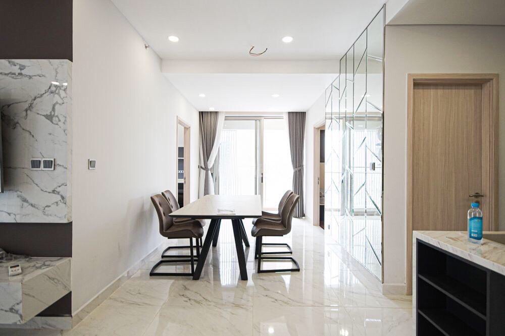 Cần bán gấp căn góc Midtown, phú mỹ hưng. Diện tích: 98m, 2 phòng ngủ, nội thât đầy đủ, có bồn tắm, giá chỉ 6,7 tỷ. Liên hệ: hotline Ngọc Thư xem nhà - 5770