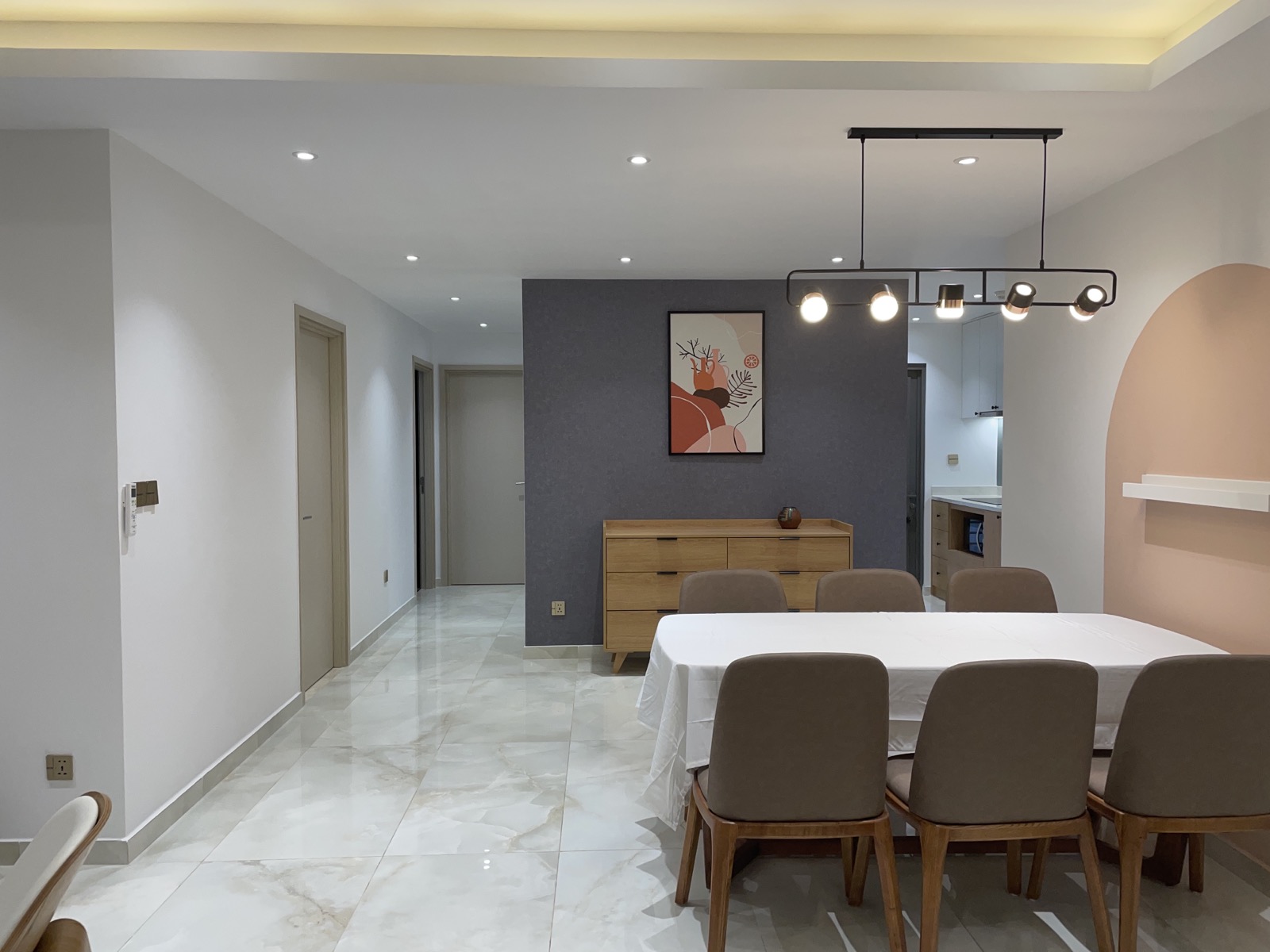 Cho thuê căn hộ Ascentia, phú mỹ hưng, quận 7. Diện tích 109m, căn góc, có bồn tắm . Nội thất cơ bản, 3 phòng ngủ, 2wc. Gía chỉ 37 tr/ tháng. Qúy khách xem nhà liên hệ: hotline Ngọc Thư - 5791