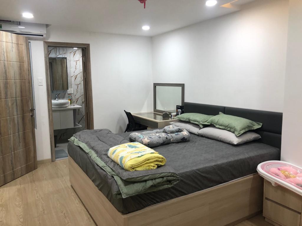 Cần bán nhanh căn hộ Happy Residence- Phú Mỹ Hưng. Diện tích: 97,8m, 3 phòng ngủ , nội thất cao cấp, nhà đang có hợp đồng cho thuê dài hạn, giá chỉ 6,5 tỷ. Anh chị xem nhà liên hệ: hotline Ngọc Thư ( zalo, viber) - 5844