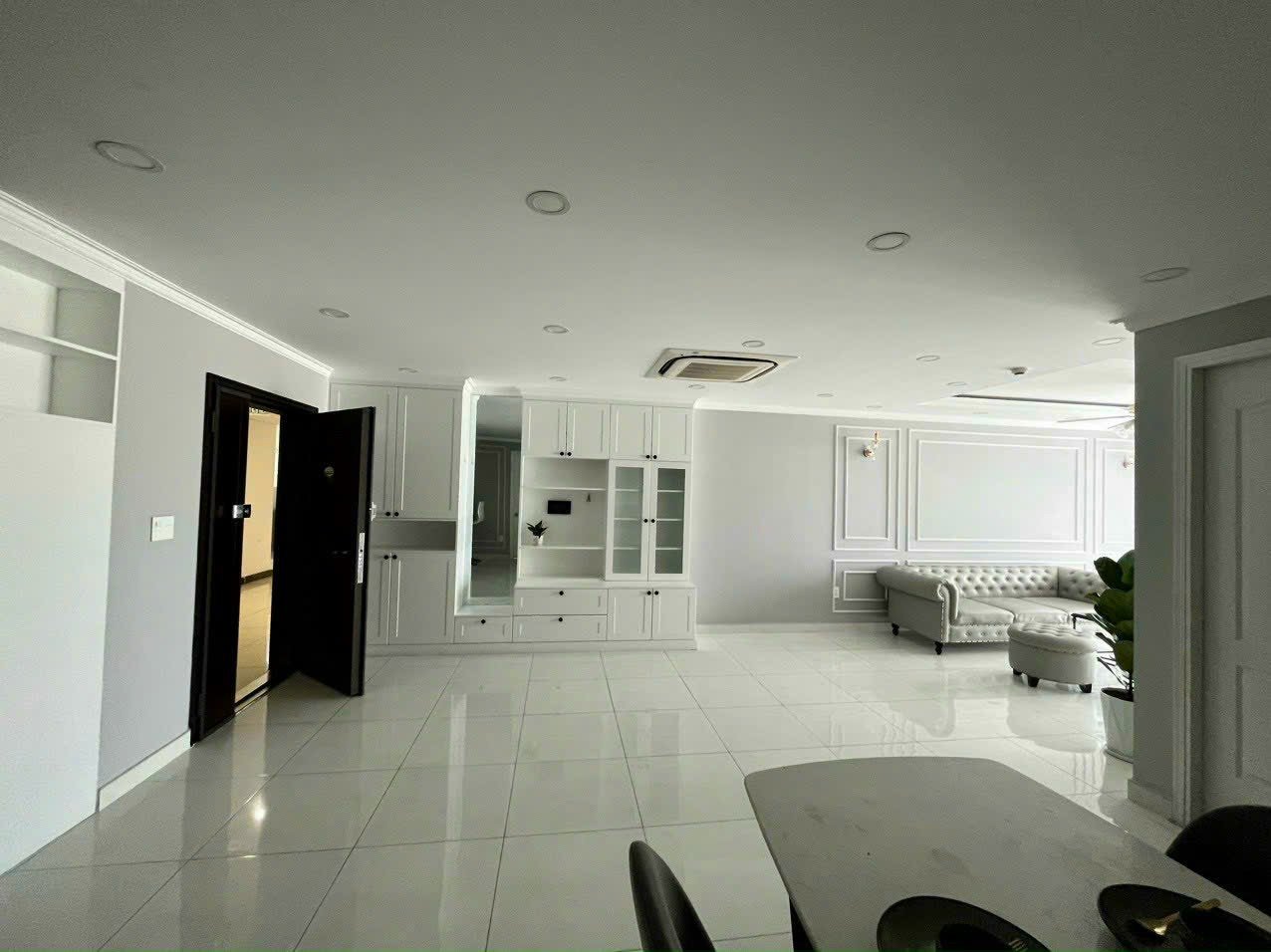 PHÚ MỸ HƯNG, Q7,BÁN CĂN HỘ,SCENIC VALLEY1,GÓC LẦU CAO, 3PN, NỘI THẤT  CAO CẤP, GIÁ 7.1 TỶ LH: hotline - 5860