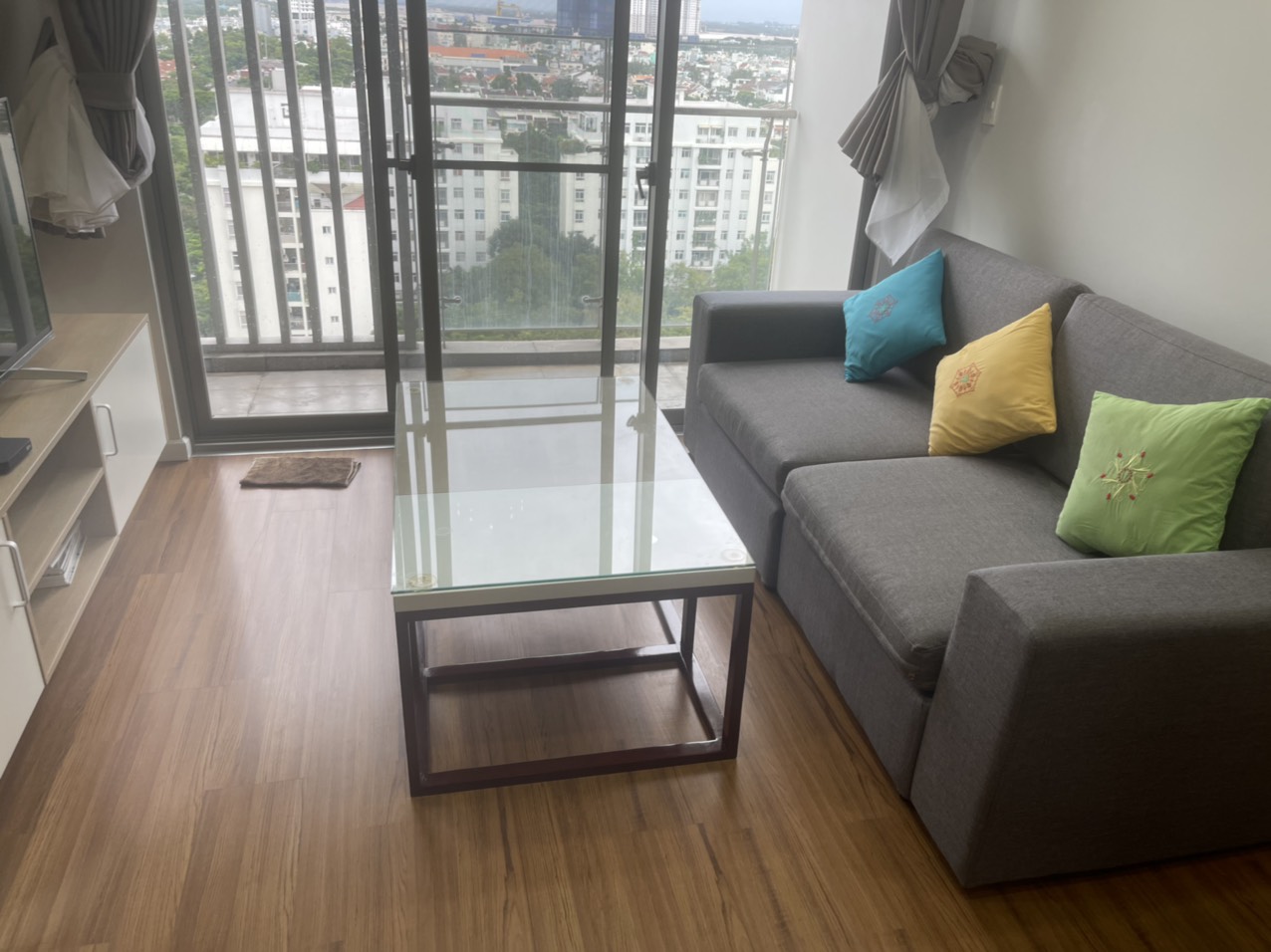 Cần bán gấp căn hộ Hưng Phúc Residence Phú Mỹ Hưng. Diện tích: 80m, 2 phòng ngủ, 2 wc. Nội thất cao cấp, nhà đang cho thuê dài hạn . Giá chỉ 5,2 tỷ. Anh chị xem nhà liên hệ: hotline Ngọc Thư ( zalo, viber)