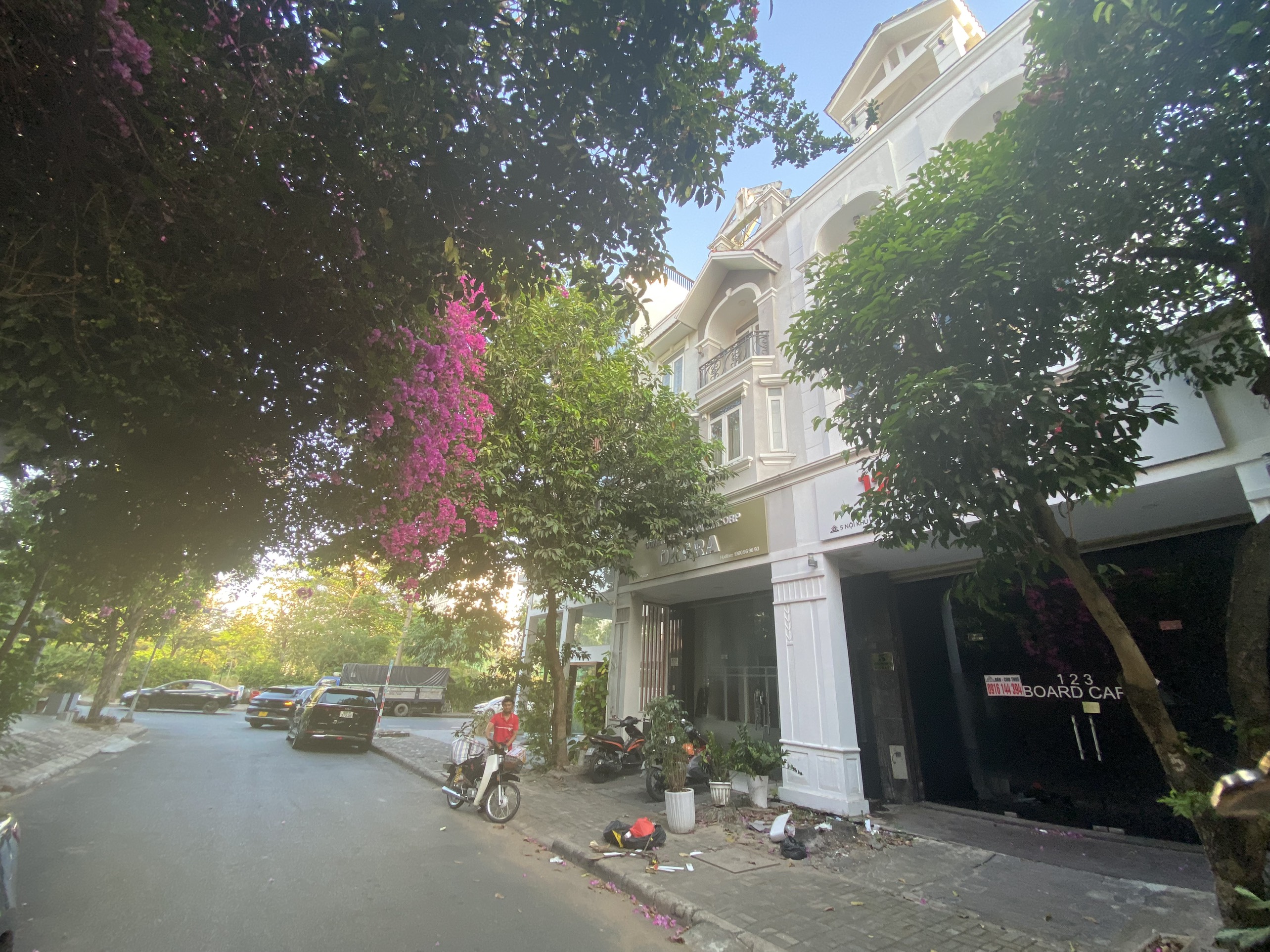 (Góc tâm linh) Cho thuê nguyên căn nhà phố Phú Mỹ Hưng Q7. Giá tốt nhất chỉ 30 triệu. Em Thành Luân: hotline - 5904