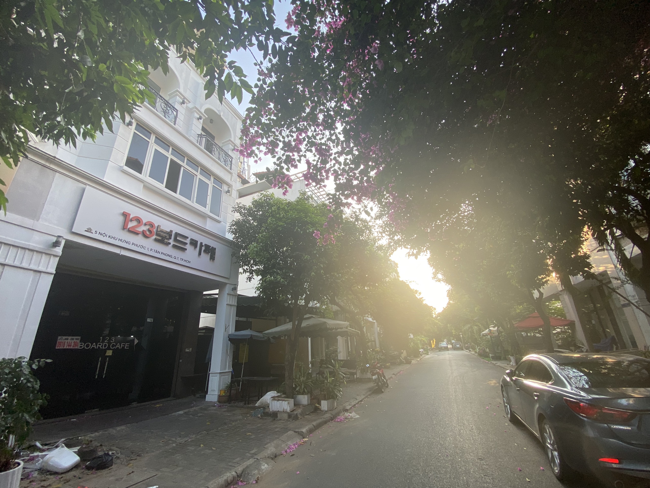 (Góc tâm linh) Cho thuê nguyên căn nhà phố Phú Mỹ Hưng Q7. Giá tốt nhất chỉ 30 triệu. Em Thành Luân: hotline - 5903